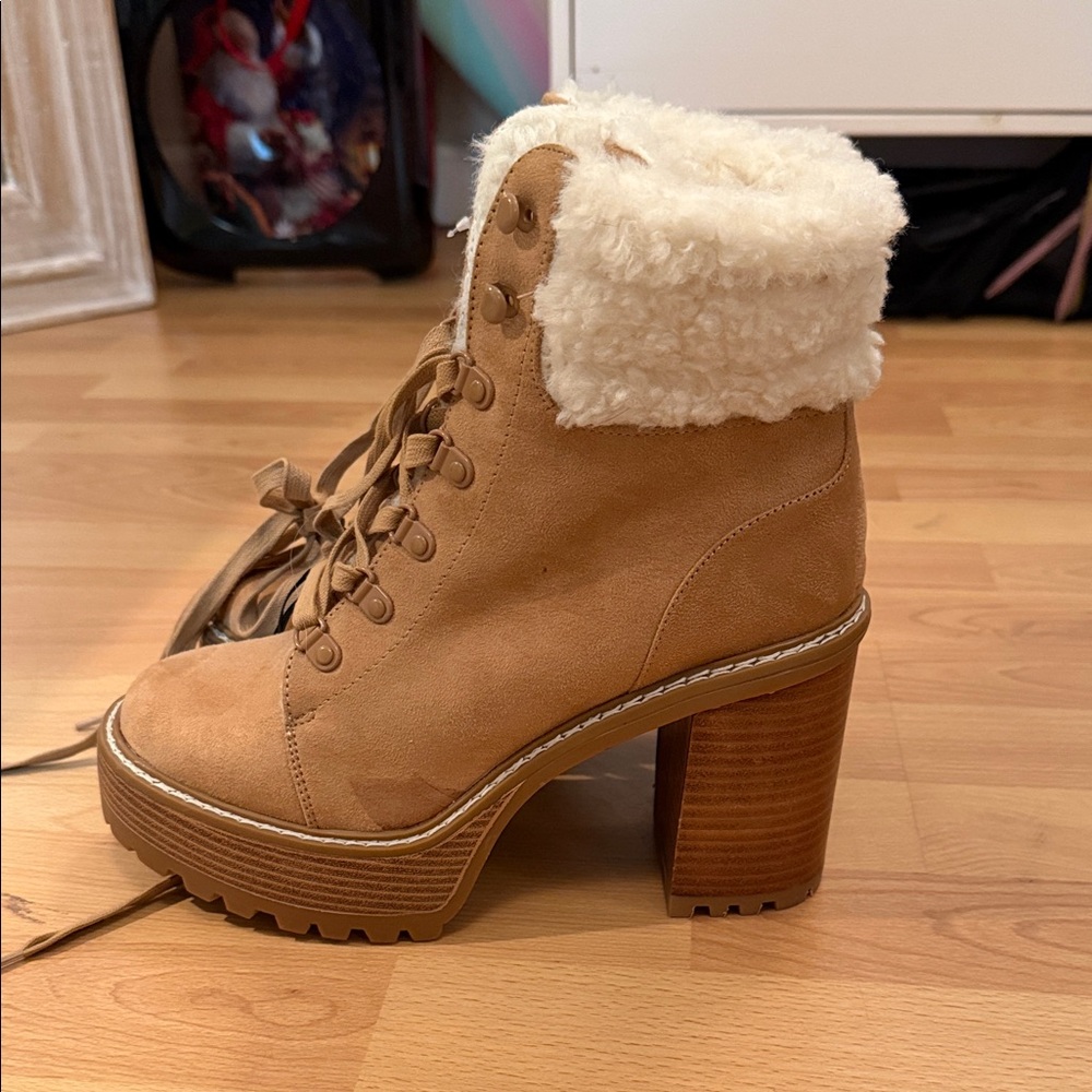 Express Tan Lace-Up Winter Boots with White Fur